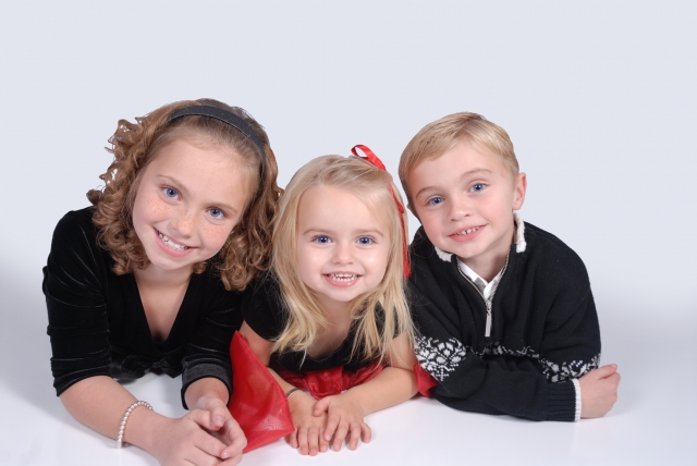Ashtyn (9), Ansley(3), and Camden(6)Fritz-- the three children of Melanie Klouse-Fritz